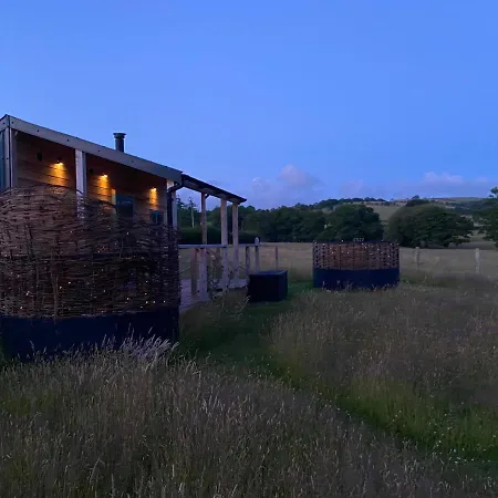 Dol Swynol Glamping Luxury Cabin With Outdoor Bath Aberystwyth Exterior photo
