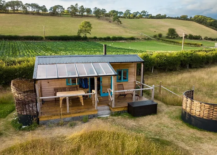 Dol Swynol Glamping Luxury Cabin With Outdoor Bath